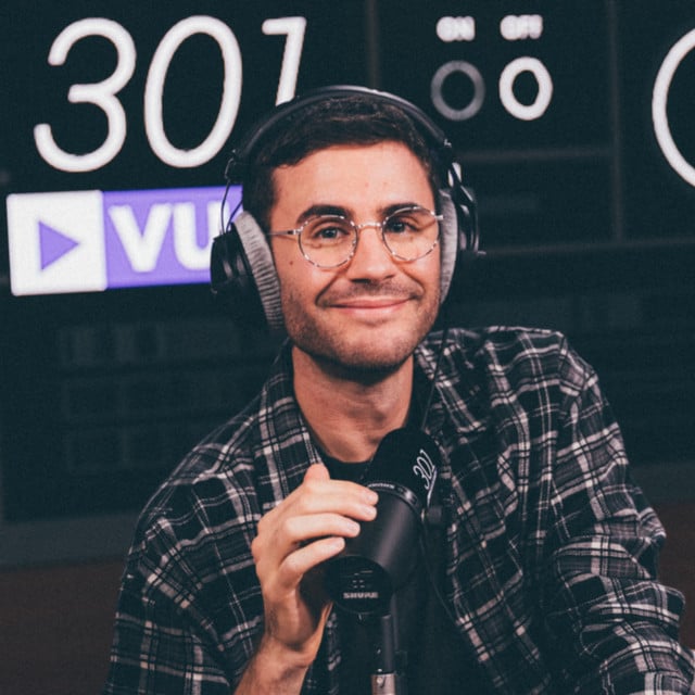 301 vues podcast cover art