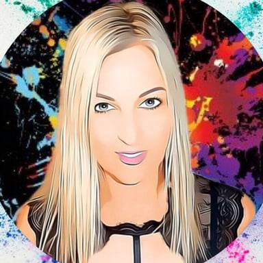 The Housewife Kelly Podcast podcast cover art